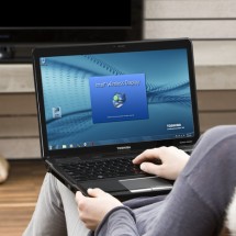 Laptop03_Sat_A660_Life_Apr10_05