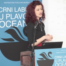 crni-labud-elizabeta-planinić