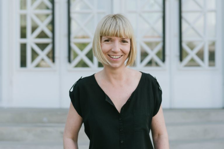 Ana Šerić interaktivnim i jestivim suvenirom BITE ART promovira domaće umjetnike