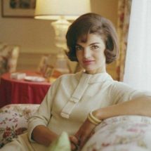 jackiekennedy-800×600