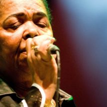 cropped-cesaria-evora.jpg