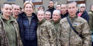 rusi obrijali glave ukrajinskim vojnikinjama