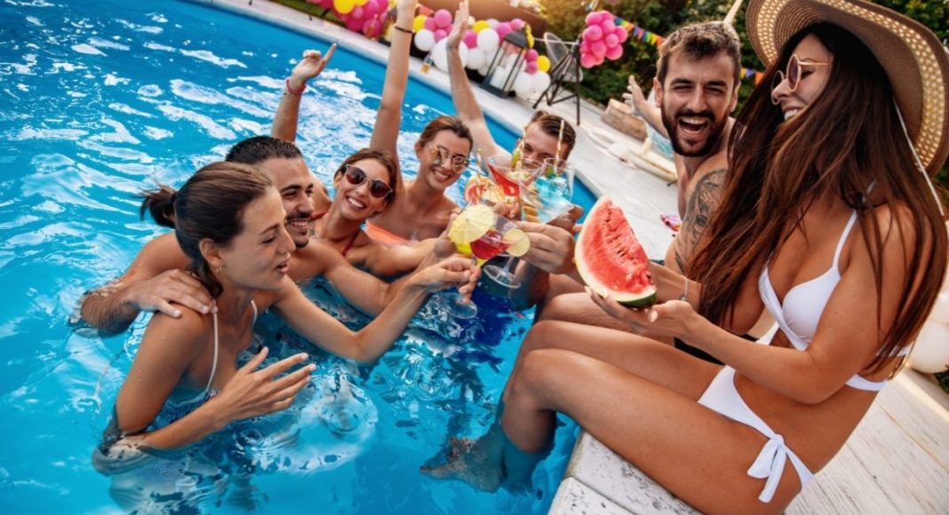 Uskočite u ljeto uz pool party