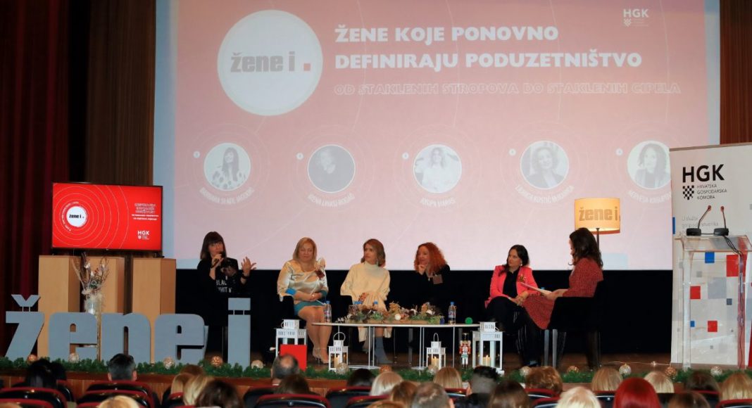 žene i točka konferencija