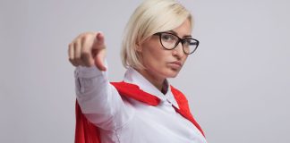 Lakše prolaze one koje ne „talasaju”: Istraživanje o ženama, usponu do liderskih pozicija i pravilima igre žene liderice
