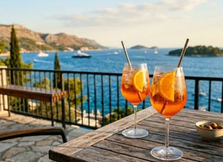 Osvježavajući ljetni koktel iz druge dimenzije: Kako lako i jeftino pripremiti Aperol Spritz kod kuće?